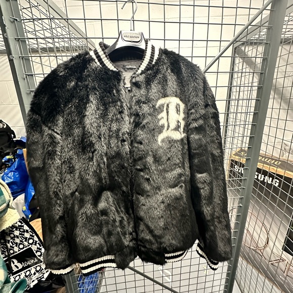 Black Furry Faux-fur Bomber Jacket - Picture 8 of 10